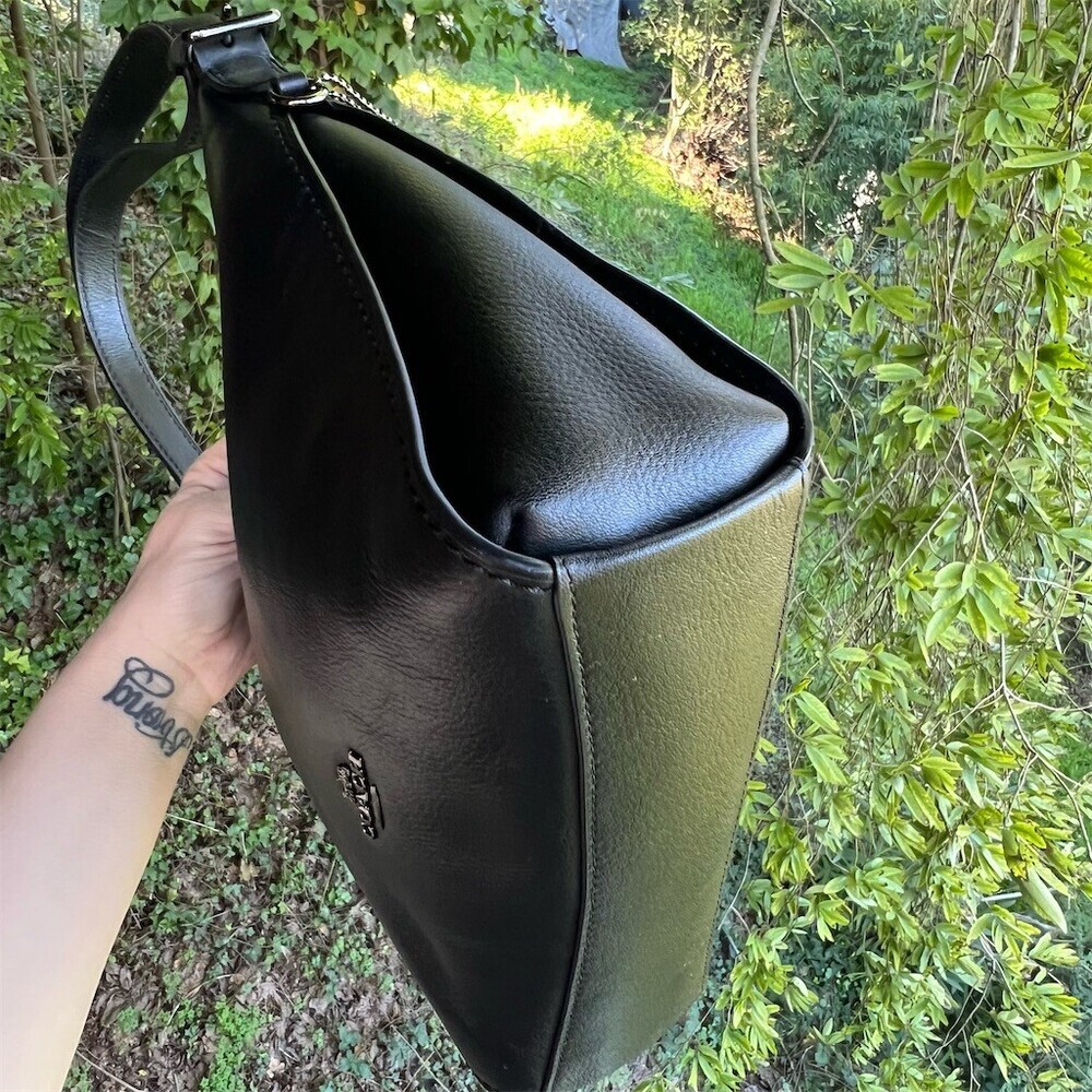 VINTAGE COACH Black Leather Shoulder Bag with Gunmetal Hardware 21377 AUTHENTIC - Picture 3 of 10